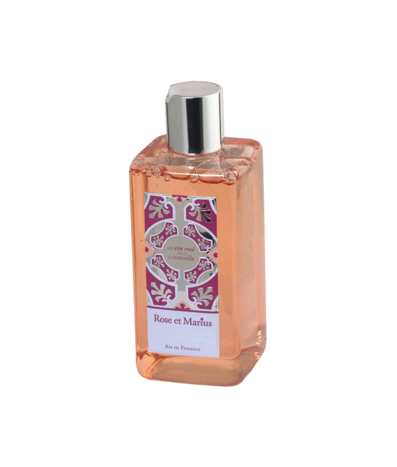 Un vin rosé sous la tonnelle